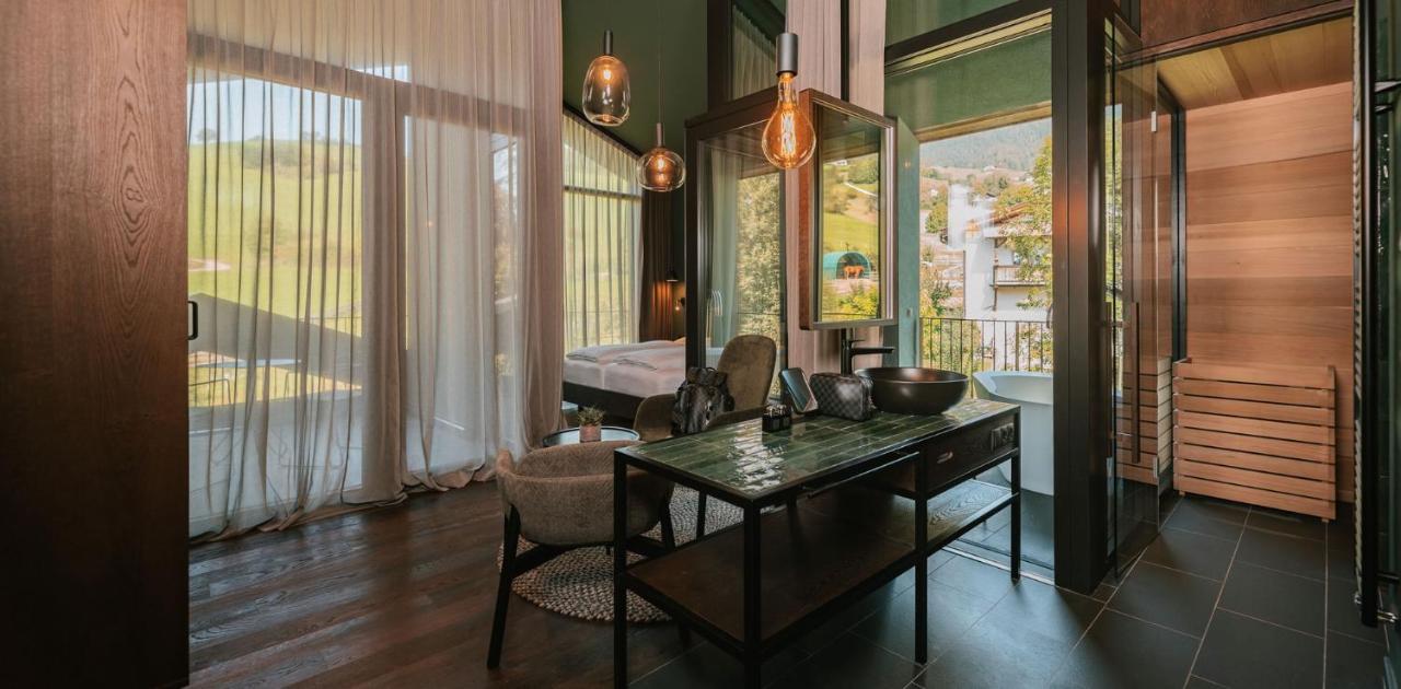 Floris Green Suites By Parc Hotel Florian Сьюзи Экстерьер фото