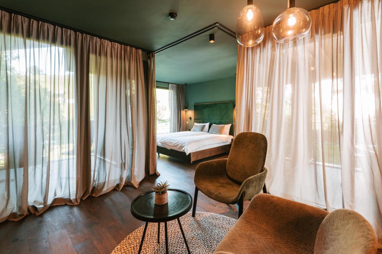 Floris Green Suites By Parc Hotel Florian Сьюзи Экстерьер фото